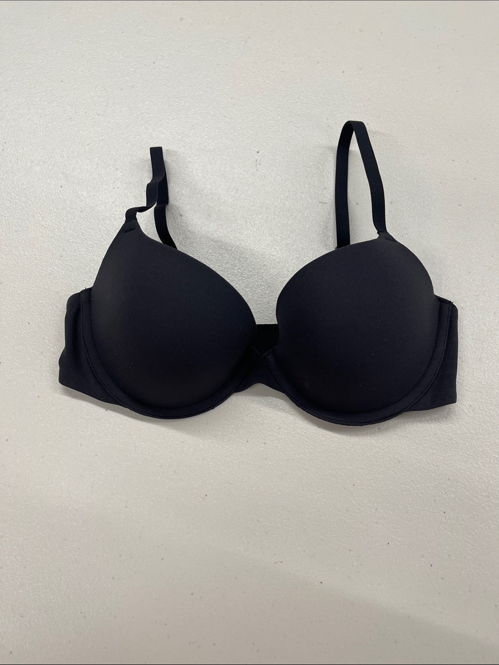 SKIMS Fits Everybody Push-Up Bra size 32C NWOT